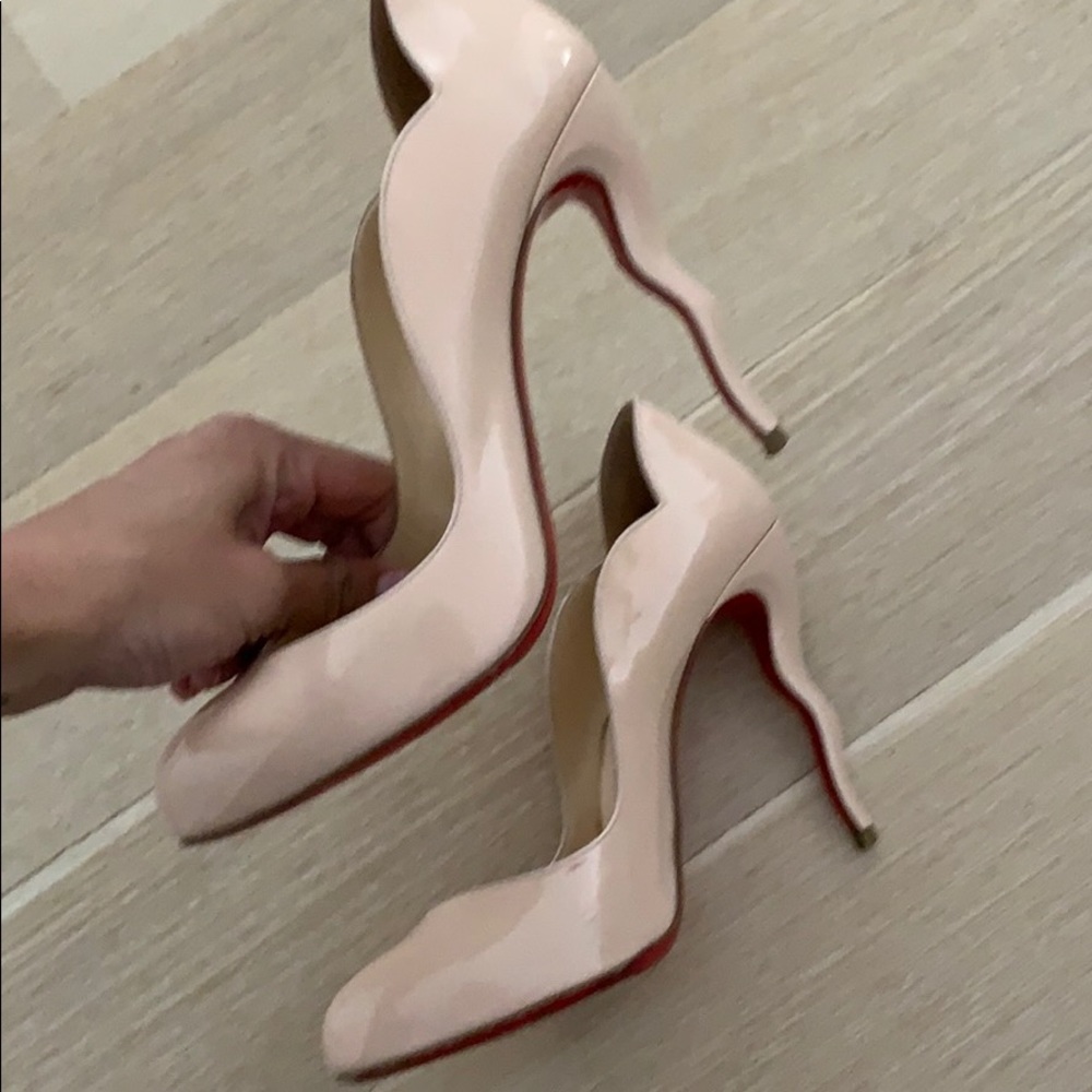 RARE Authentic Wavy Dolly pump